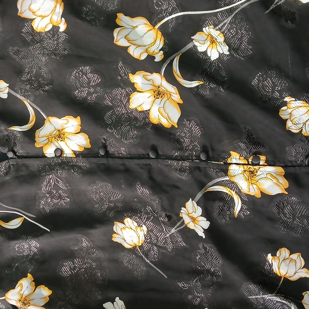 WHBM black floral long sleeve blouse size 6 - Picture 3 of 7